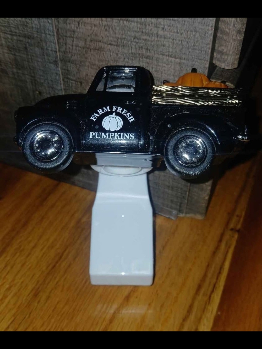 Bath & Body Works halloween fall truck pumpkins wallflower